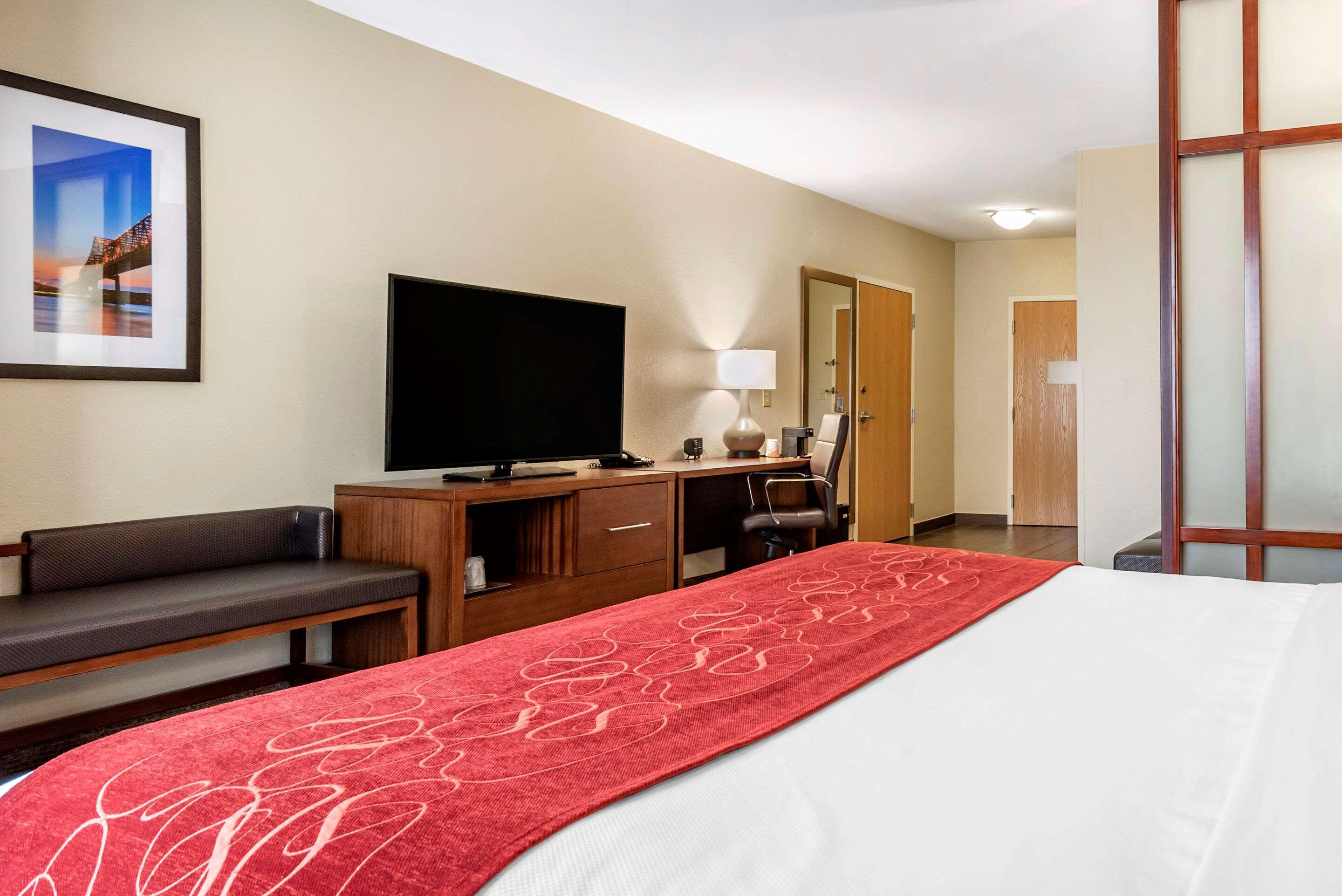 Comfort Suites Airport Luckney Exterior foto